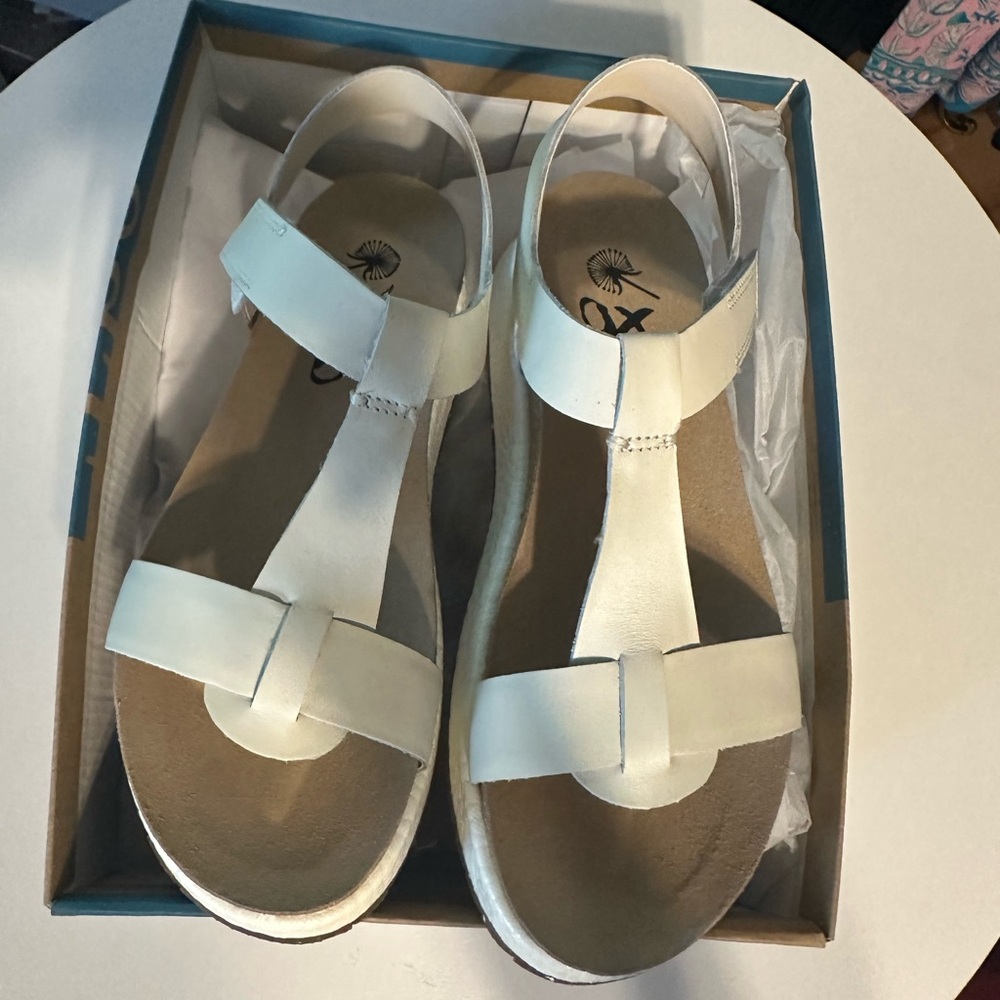 Women's White Sandals 7 1/2 OTBT